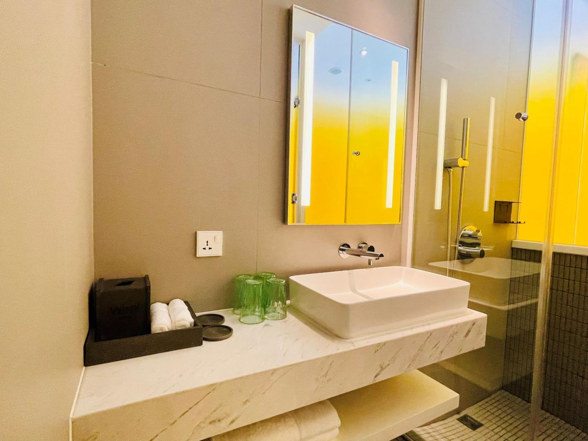 Wink Hotel Saigon Centre - 24Hrs Lifestyle Stay Ho Chi Minh City Room photo